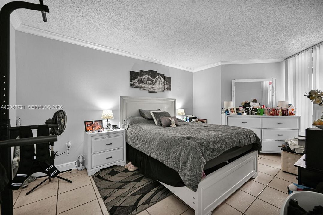 For Sale: $225,000 (2 beds, 1 baths, 796 Square Feet)