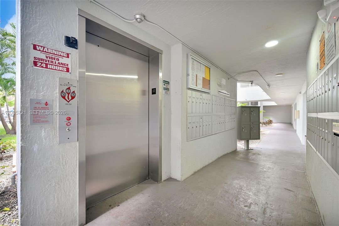 For Sale: $225,000 (2 beds, 1 baths, 796 Square Feet)