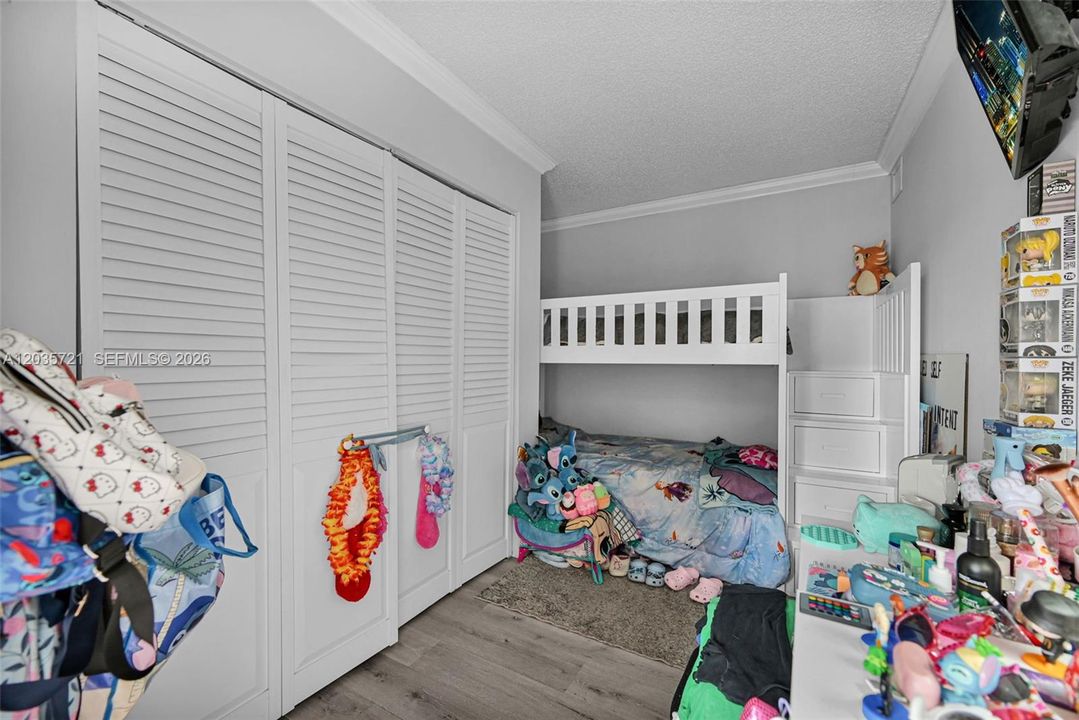 For Sale: $225,000 (2 beds, 1 baths, 796 Square Feet)