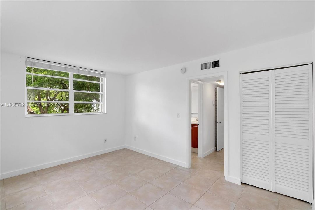 For Rent: $2,650 (1 beds, 1 baths, 741 Square Feet)
