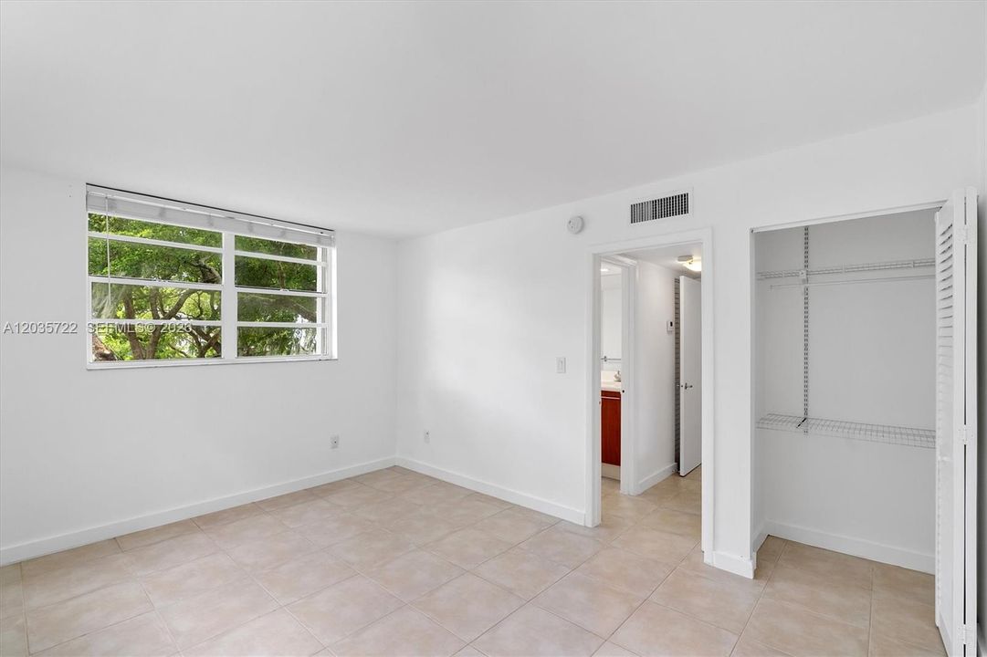 For Rent: $2,650 (1 beds, 1 baths, 741 Square Feet)