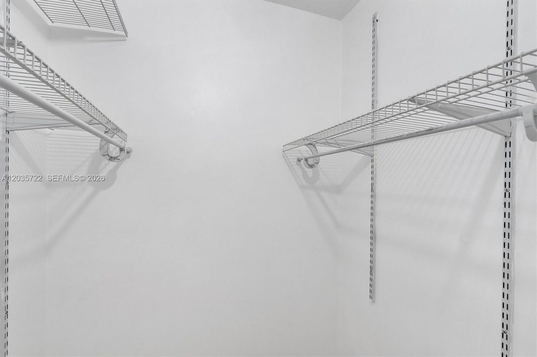For Rent: $2,650 (1 beds, 1 baths, 741 Square Feet)