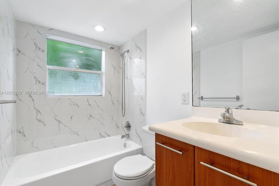 For Rent: $2,650 (1 beds, 1 baths, 741 Square Feet)
