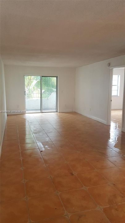 В аренду: $2,350 (1 спален, 1 ванн, 715 Квадратных фут)