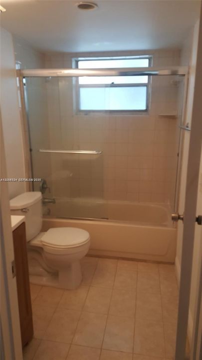 В аренду: $2,350 (1 спален, 1 ванн, 715 Квадратных фут)