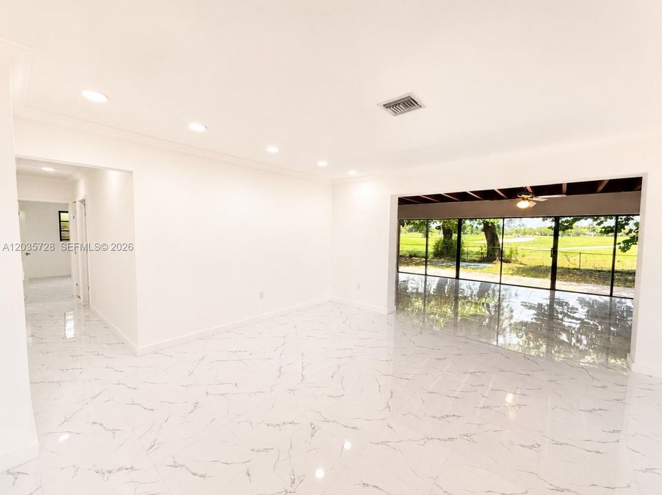 En Renta: $5,900 (3 camas, 2 baños, 2141 Pies cuadrados)