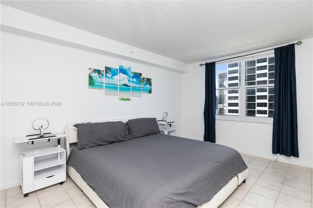 For Rent: $2,800 (1 beds, 1 baths, 745 Square Feet)