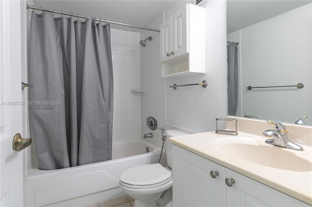 For Rent: $2,800 (1 beds, 1 baths, 745 Square Feet)