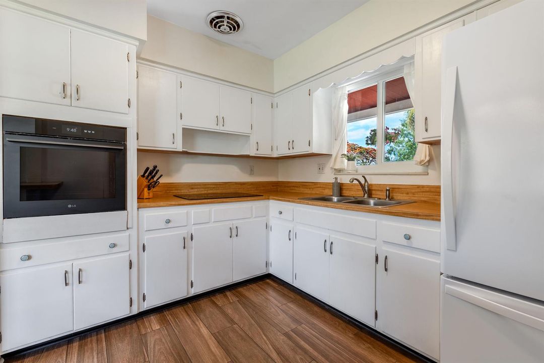 1777NE46thStOaklandPark-12