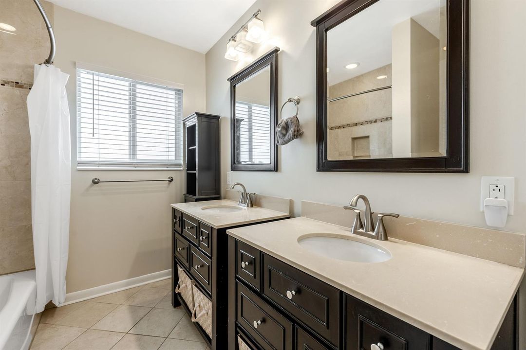 1777NE46thStOaklandPark-19