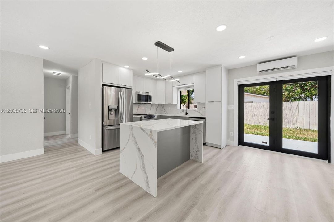 For Sale: $470,000 (3 beds, 2 baths, 1274 Square Feet)