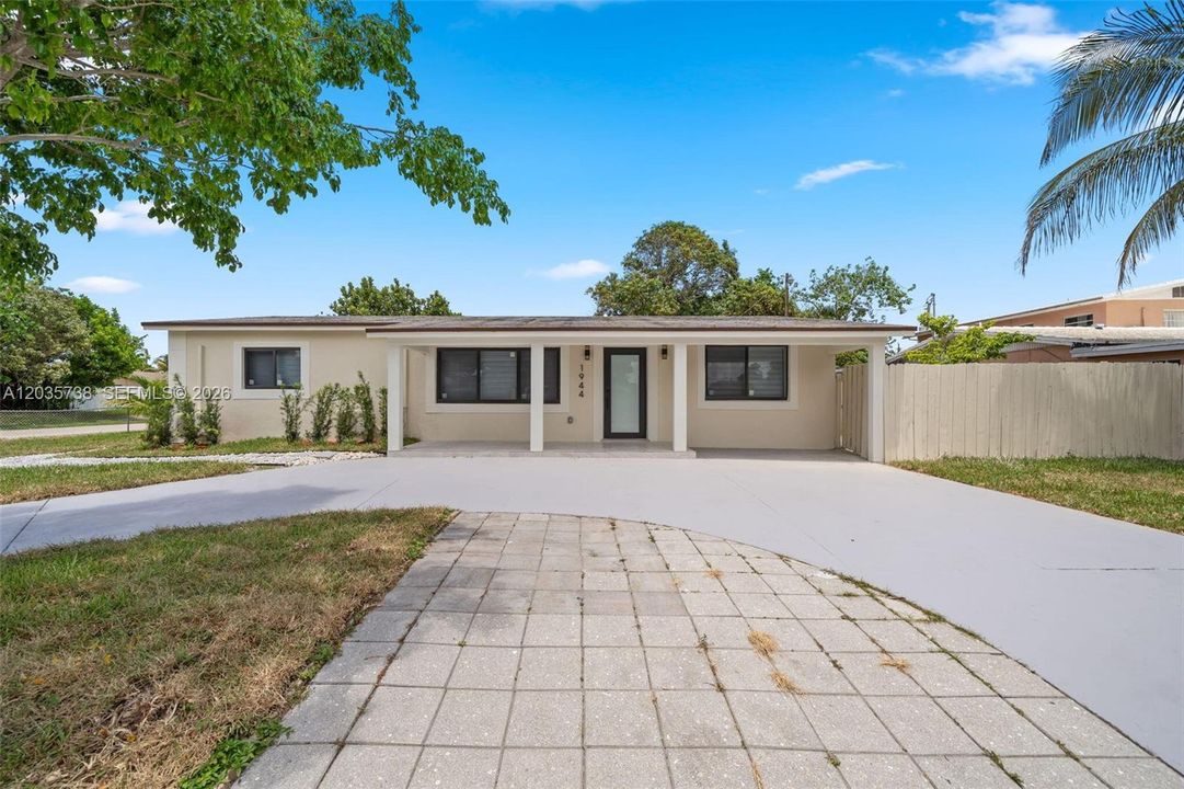 For Sale: $470,000 (3 beds, 2 baths, 1274 Square Feet)