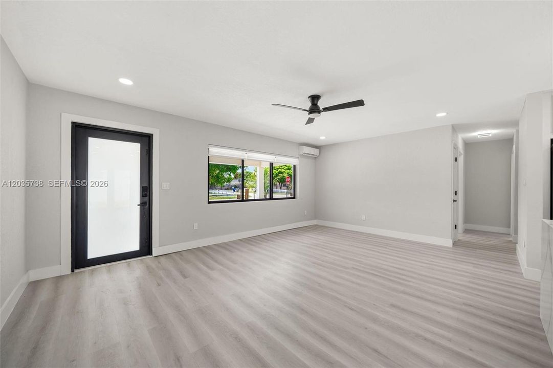 For Sale: $470,000 (3 beds, 2 baths, 1274 Square Feet)