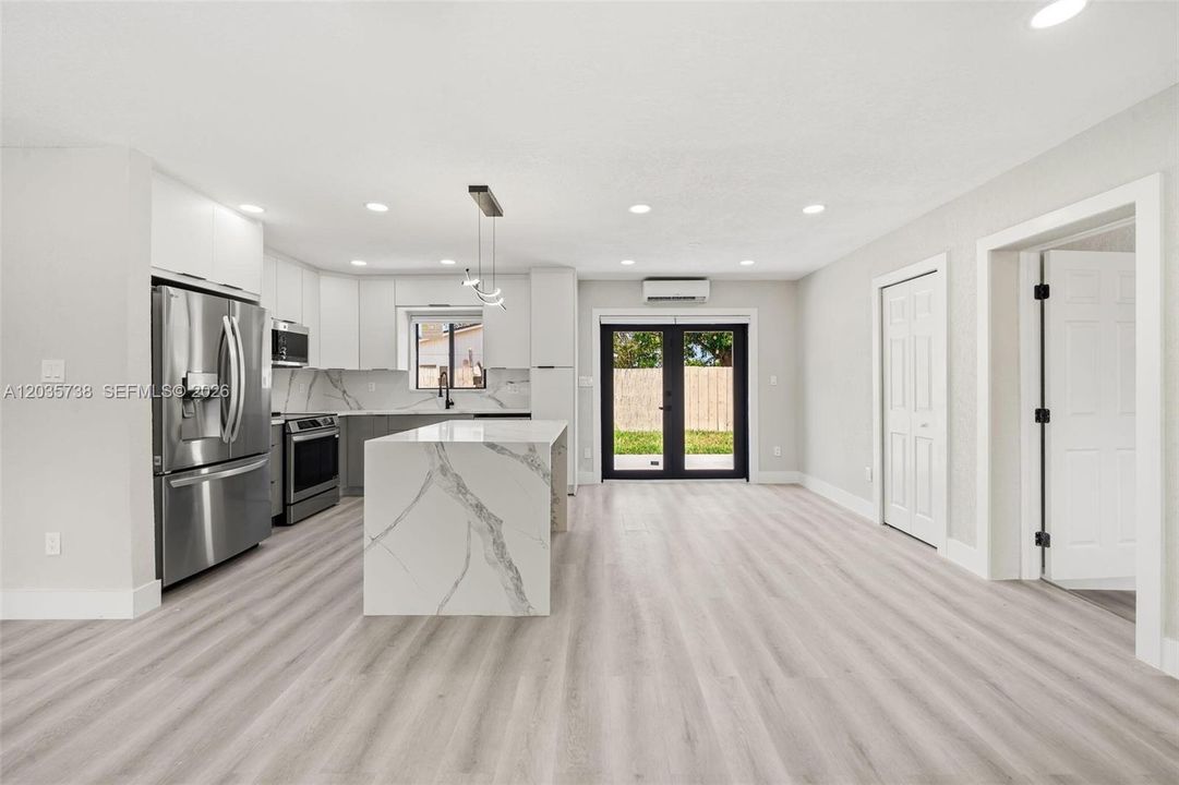 For Sale: $470,000 (3 beds, 2 baths, 1274 Square Feet)