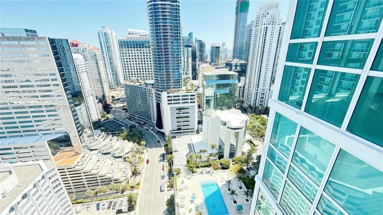 出租: $5,700 (2 贝兹, 2 浴室, 1278 平方英尺)