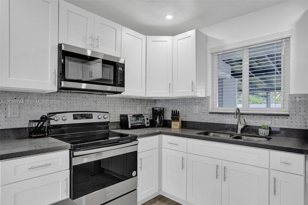 En Venta: $524,900 (4 camas, 3 baños, 1536 Pies cuadrados)