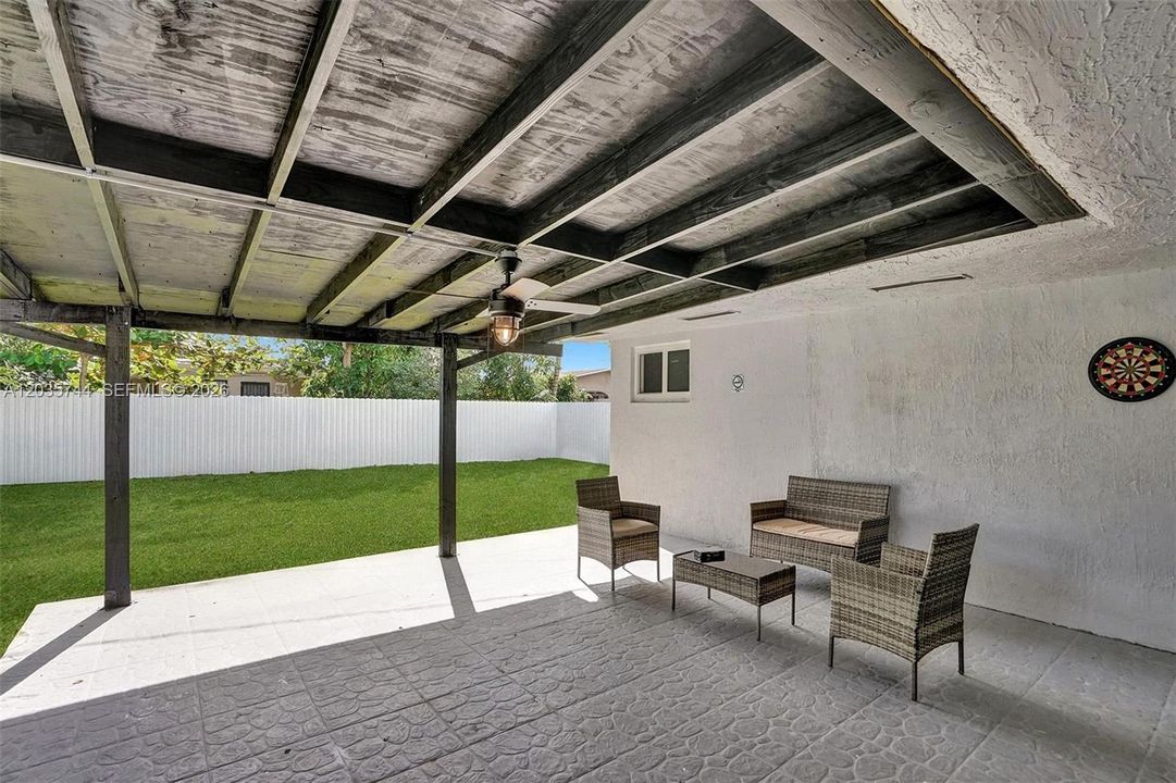 En Venta: $524,900 (4 camas, 3 baños, 1536 Pies cuadrados)