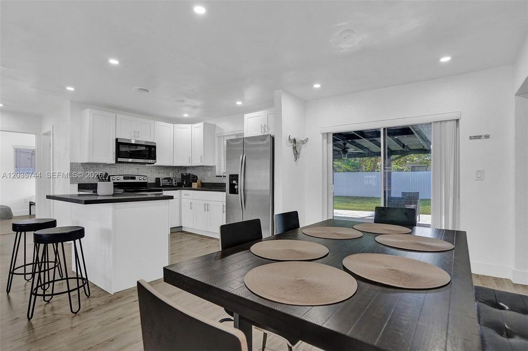 En Venta: $524,900 (4 camas, 3 baños, 1536 Pies cuadrados)