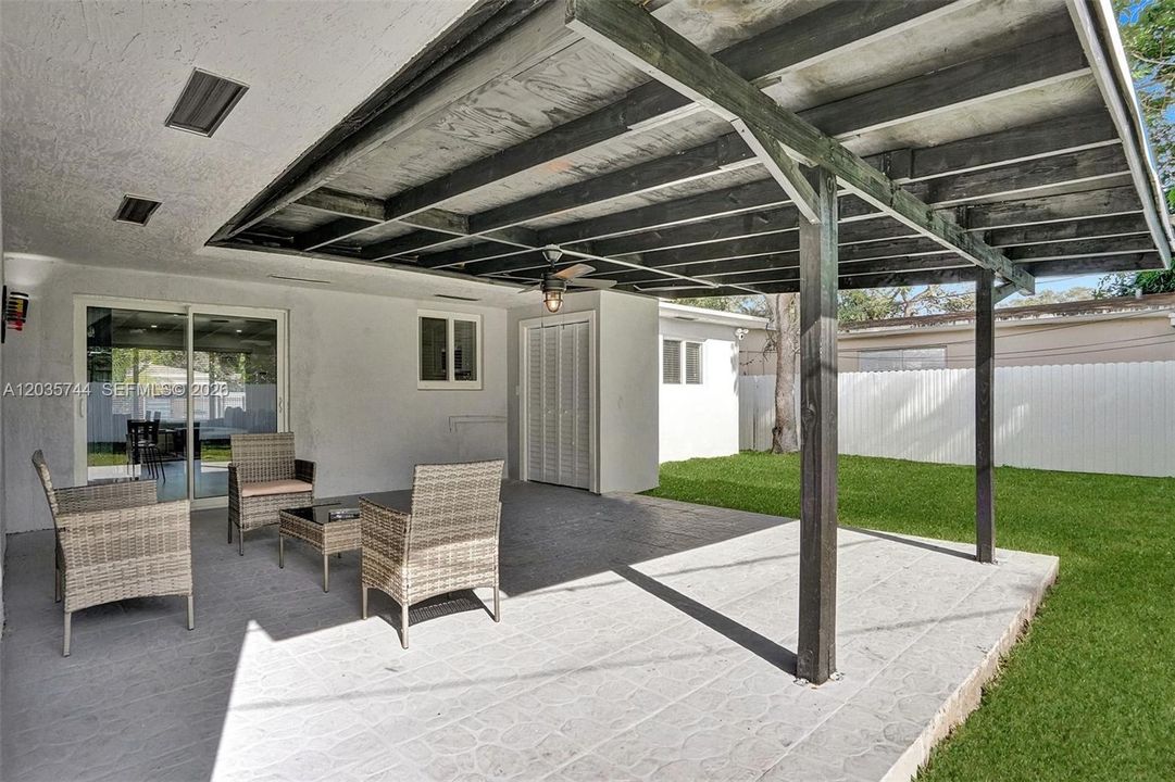 En Venta: $524,900 (4 camas, 3 baños, 1536 Pies cuadrados)