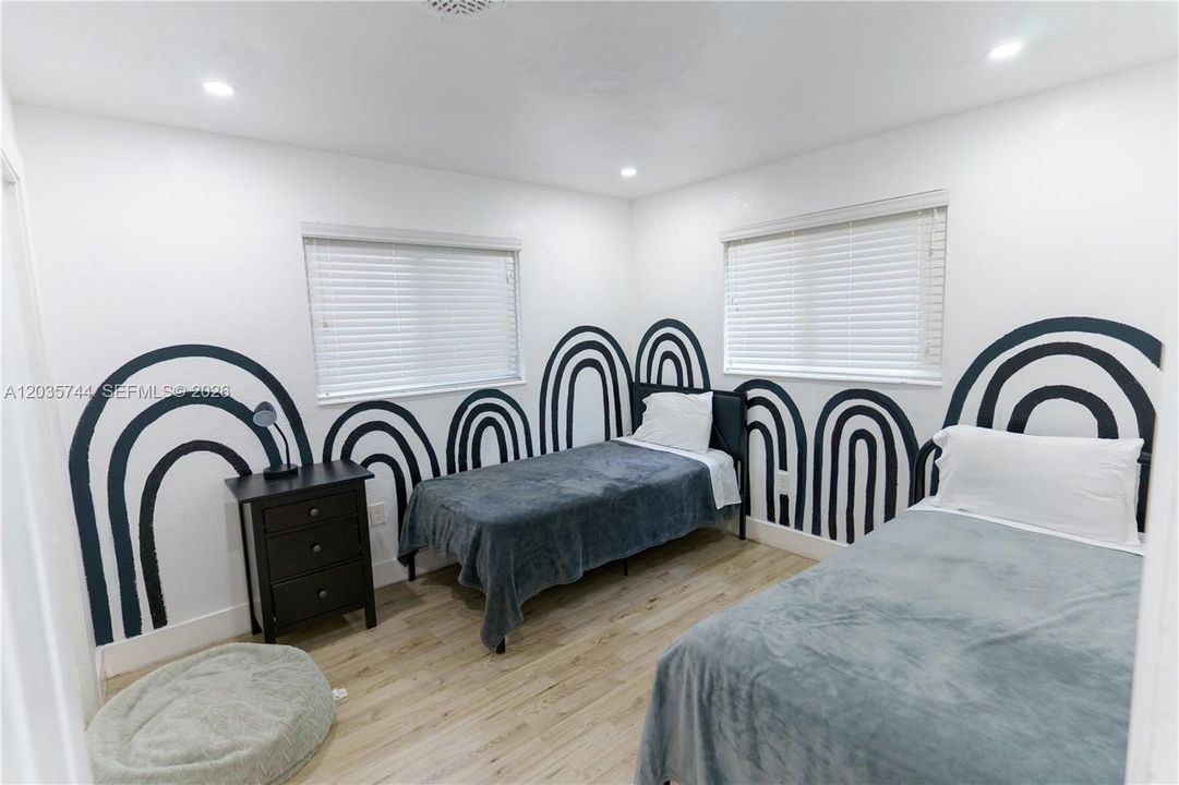 En Venta: $524,900 (4 camas, 3 baños, 1536 Pies cuadrados)