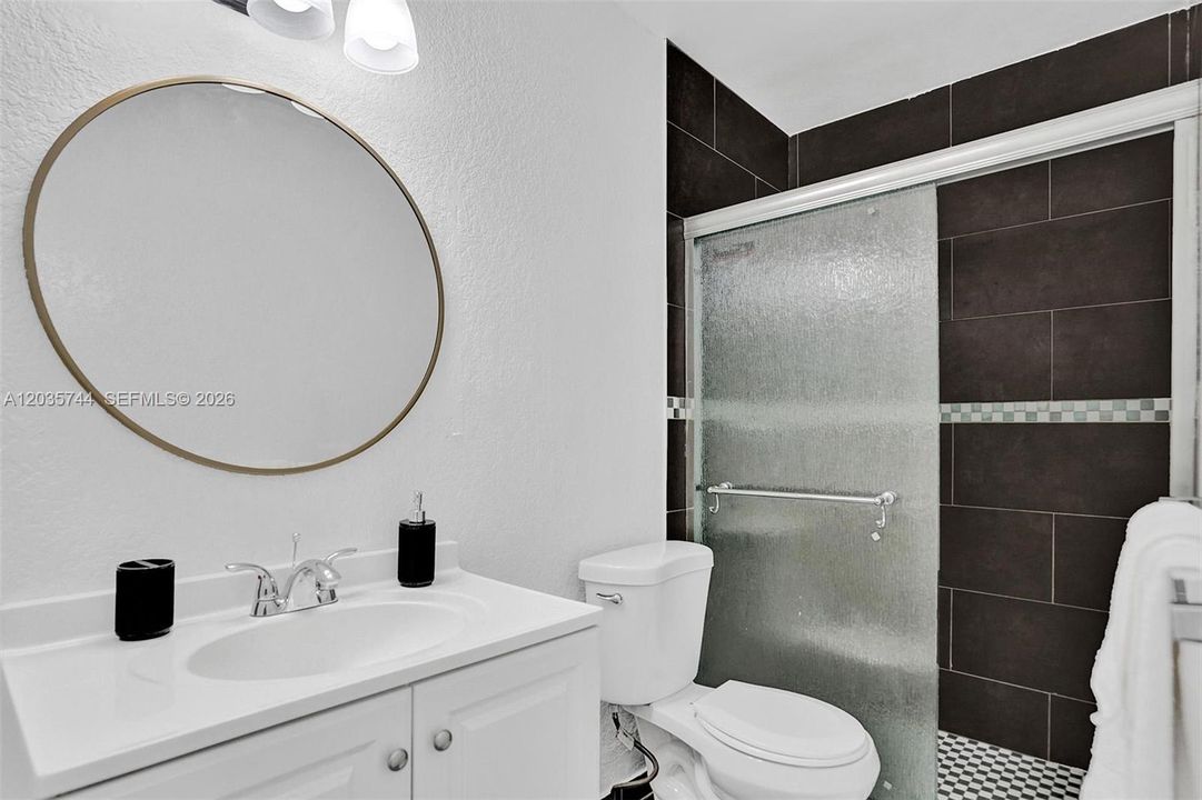En Venta: $524,900 (4 camas, 3 baños, 1536 Pies cuadrados)