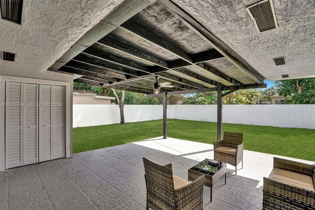 En Venta: $524,900 (4 camas, 3 baños, 1536 Pies cuadrados)