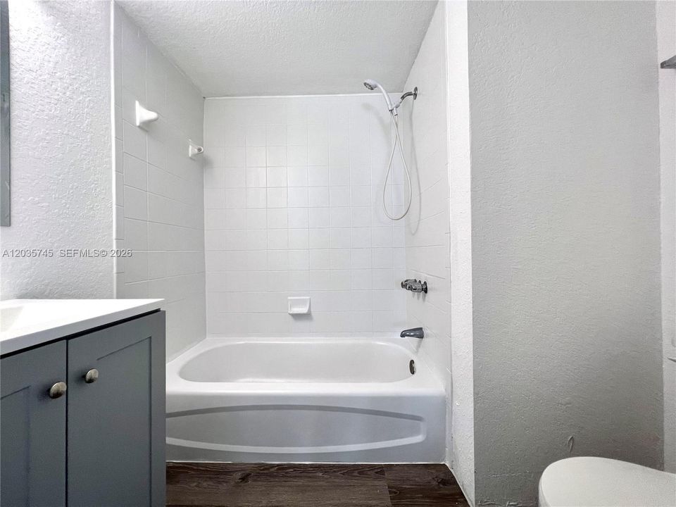 For Rent: $2,600 (3 beds, 2 baths, 1150 Square Feet)