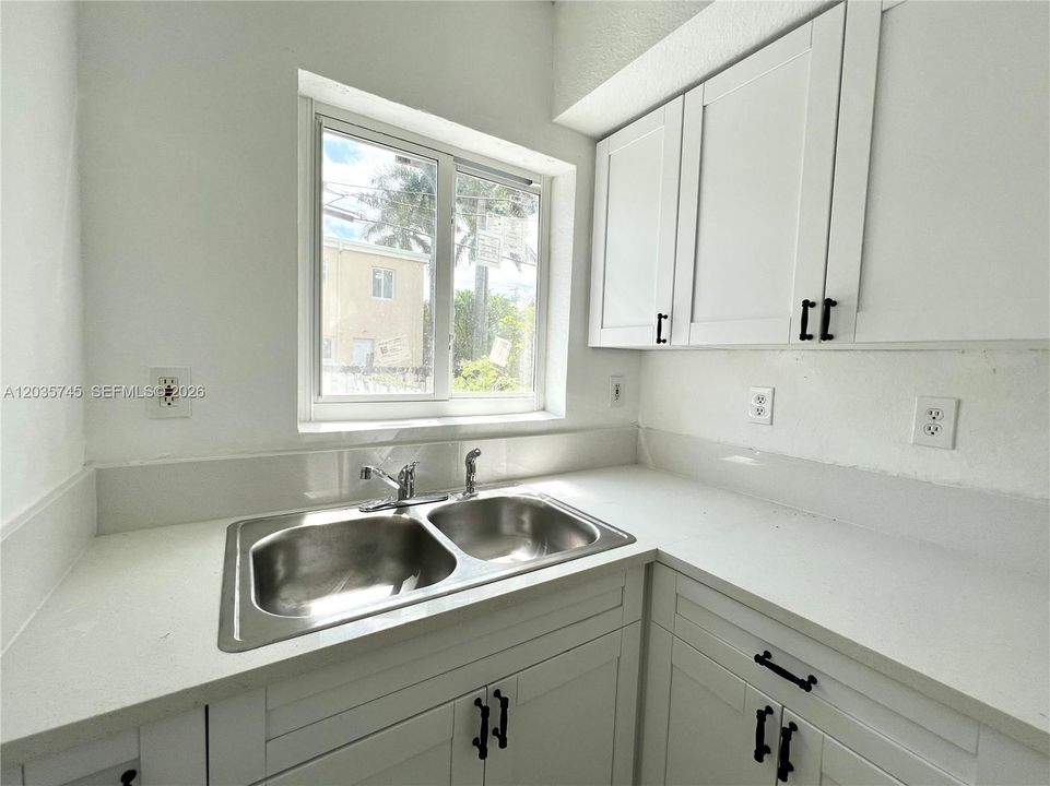 For Rent: $2,600 (3 beds, 2 baths, 1150 Square Feet)