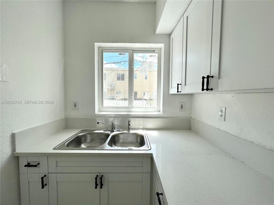 For Rent: $2,600 (3 beds, 2 baths, 1150 Square Feet)