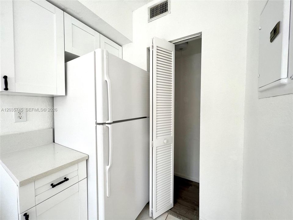 For Rent: $2,600 (3 beds, 2 baths, 1150 Square Feet)