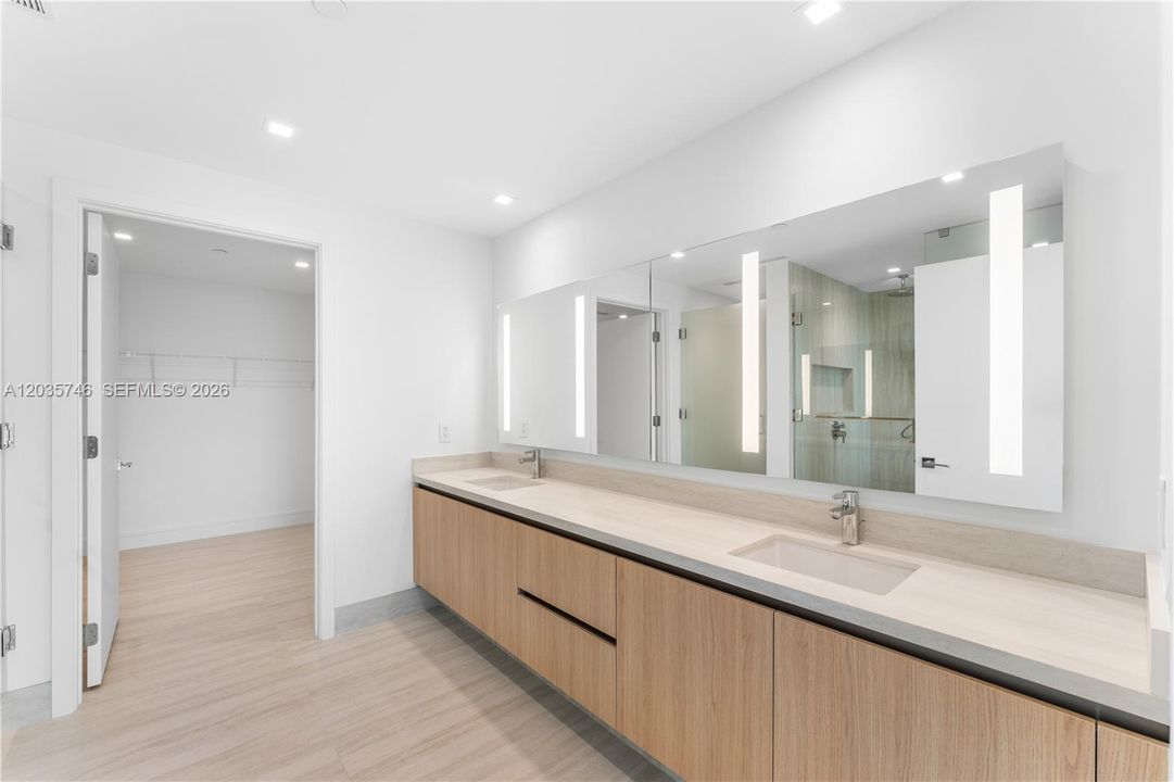 For Rent: $10,500 (3 beds, 4 baths, 2130 Square Feet)