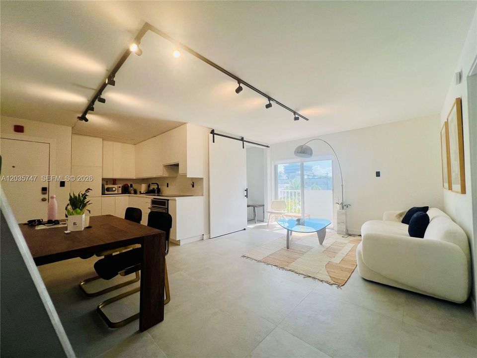 For Rent: $3,600 (2 beds, 1 baths, 650 Square Feet)