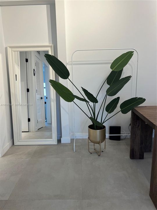 For Rent: $3,600 (2 beds, 1 baths, 650 Square Feet)