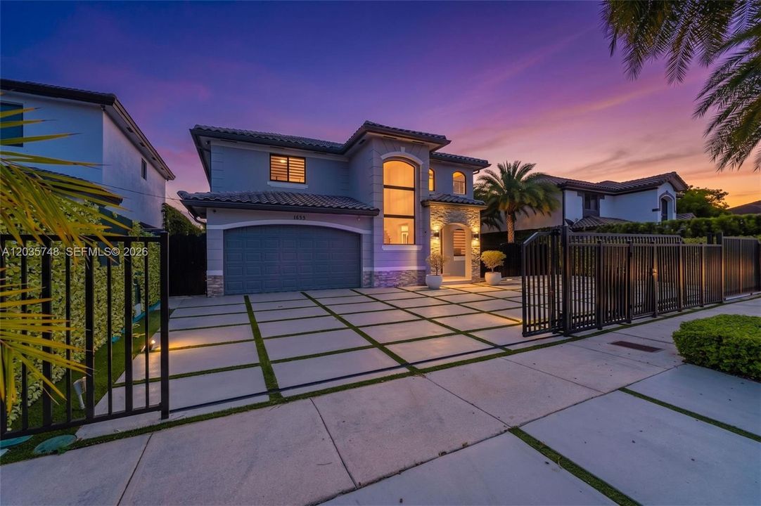 For Sale: $1,079,000 (4 beds, 2 baths, 2517 Square Feet)