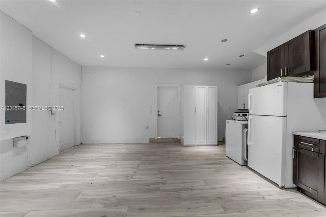 For Sale: $1,079,000 (4 beds, 2 baths, 2517 Square Feet)