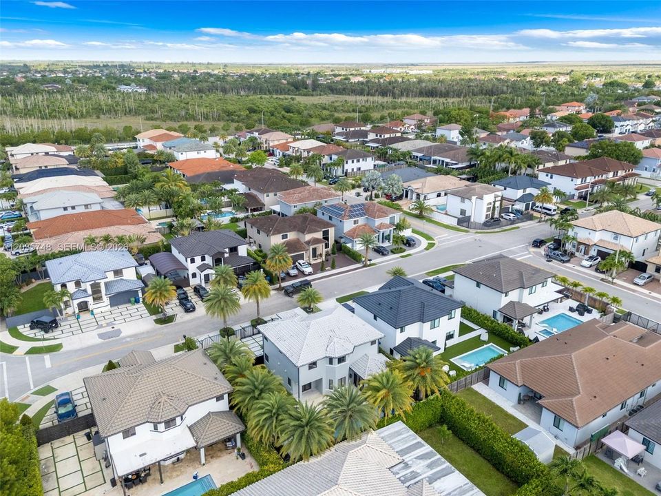 For Sale: $1,079,000 (4 beds, 2 baths, 2517 Square Feet)