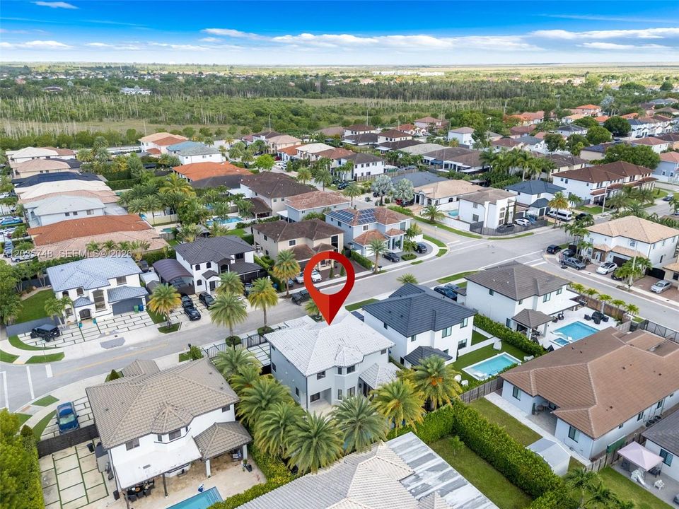 For Sale: $1,079,000 (4 beds, 2 baths, 2517 Square Feet)