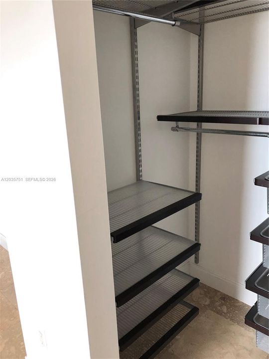 For Sale: $345,000 (1 beds, 1 baths, 776 Square Feet)