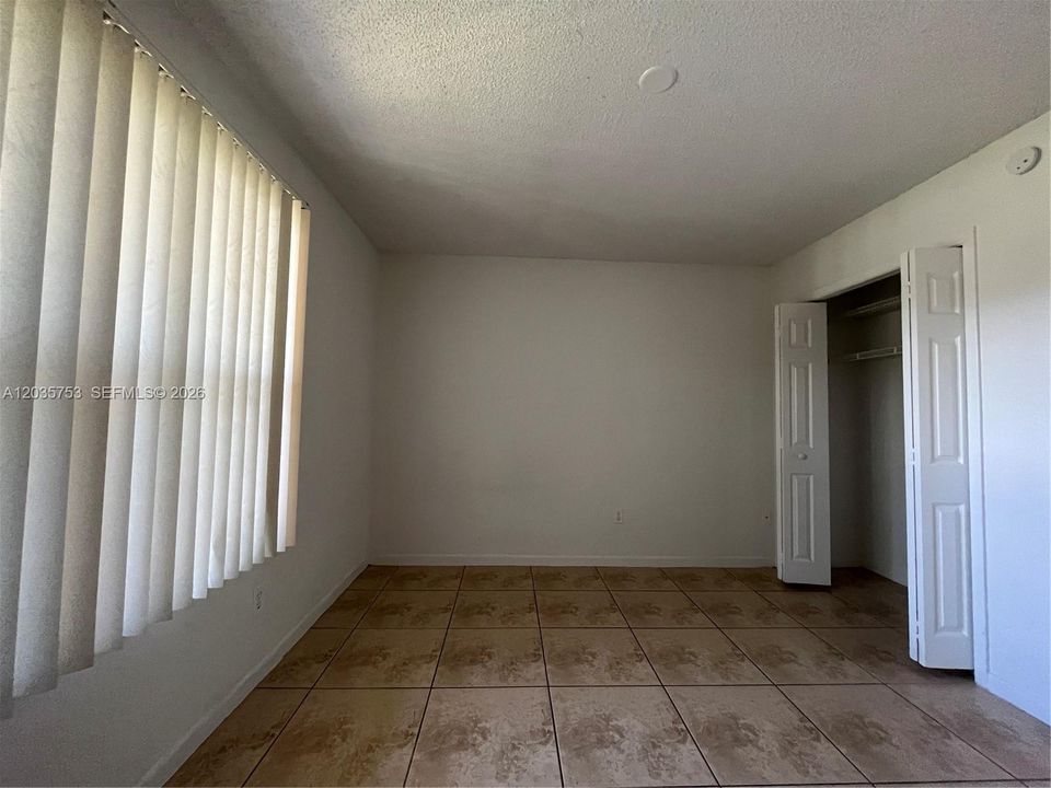 For Rent: $1,900 (2 beds, 2 baths, 913 Square Feet)