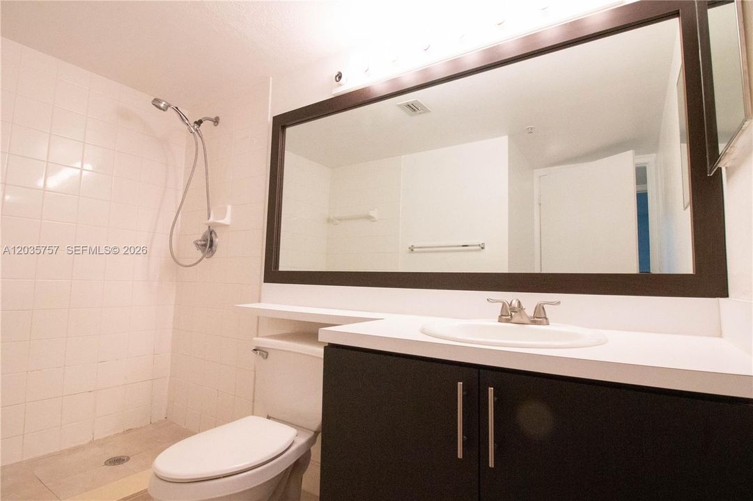 For Rent: $2,900 (3 beds, 2 baths, 1177 Square Feet)