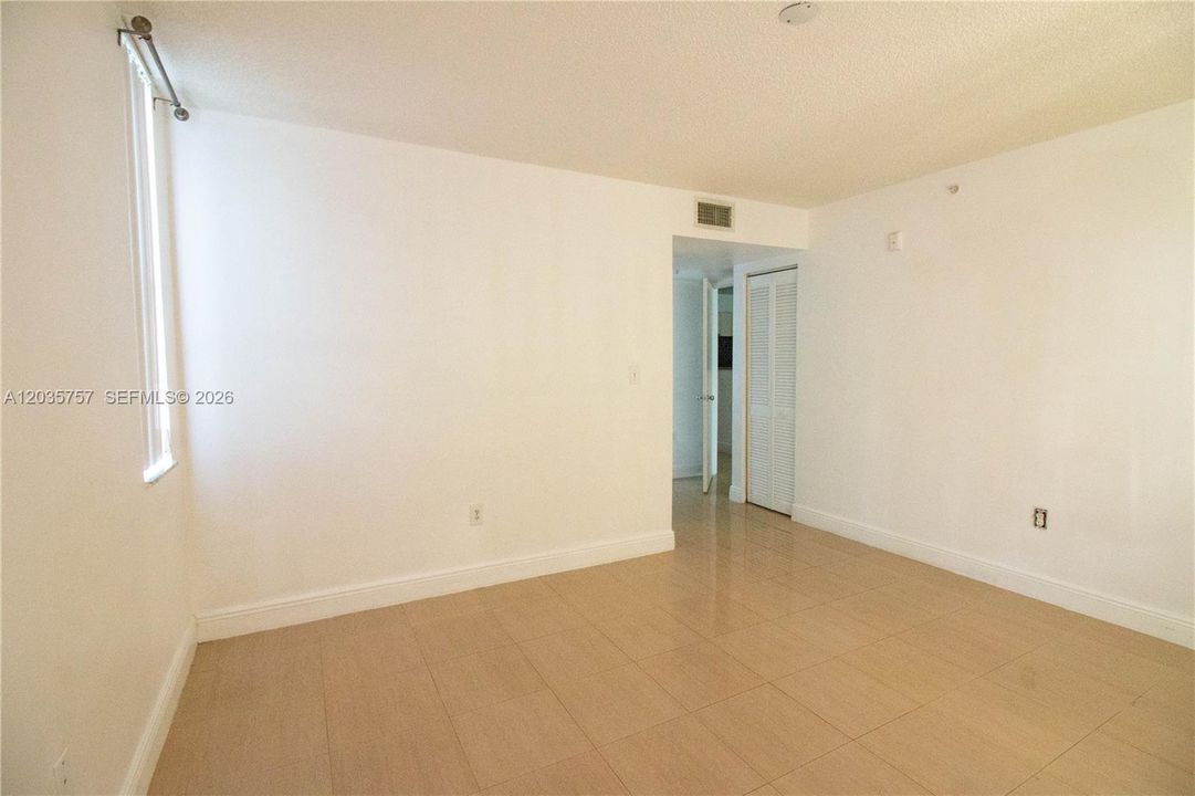 For Rent: $2,900 (3 beds, 2 baths, 1177 Square Feet)