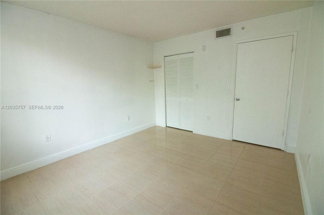 For Rent: $2,900 (3 beds, 2 baths, 1177 Square Feet)