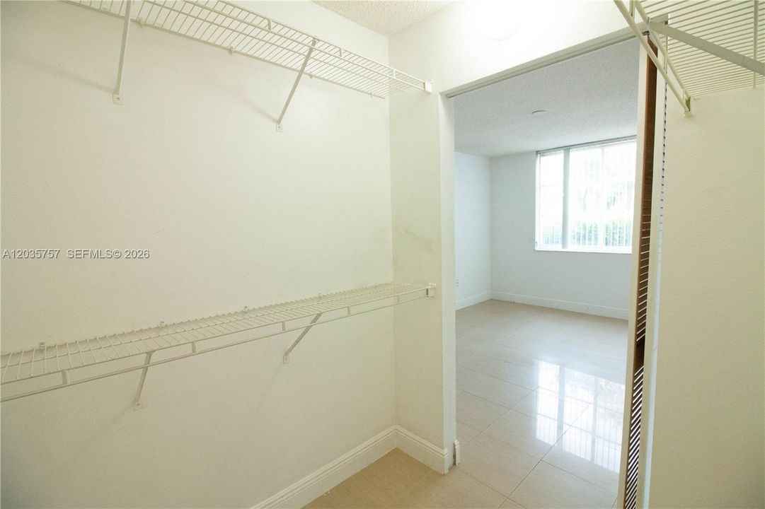For Rent: $2,900 (3 beds, 2 baths, 1177 Square Feet)