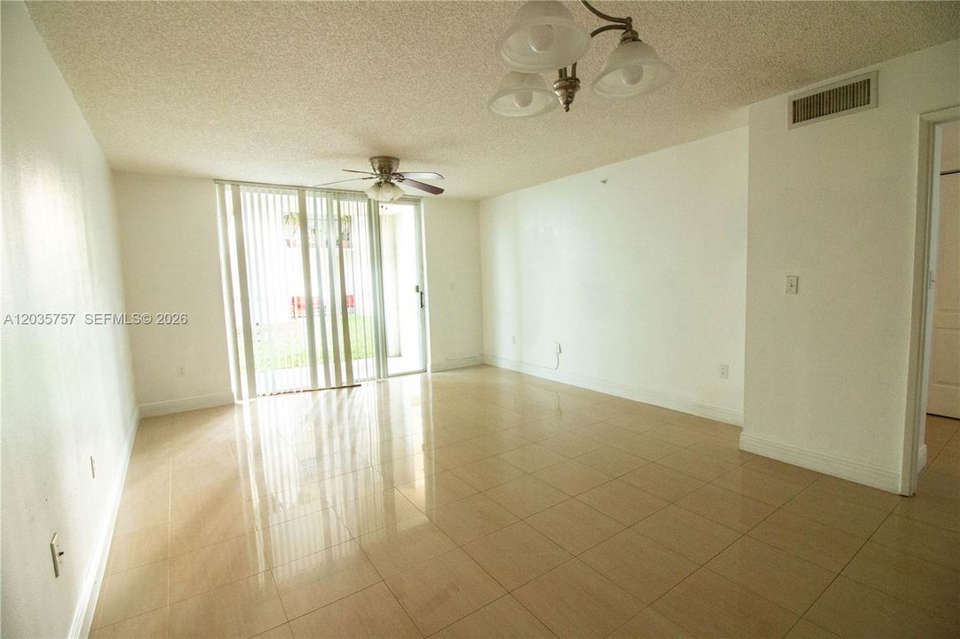 For Rent: $2,900 (3 beds, 2 baths, 1177 Square Feet)