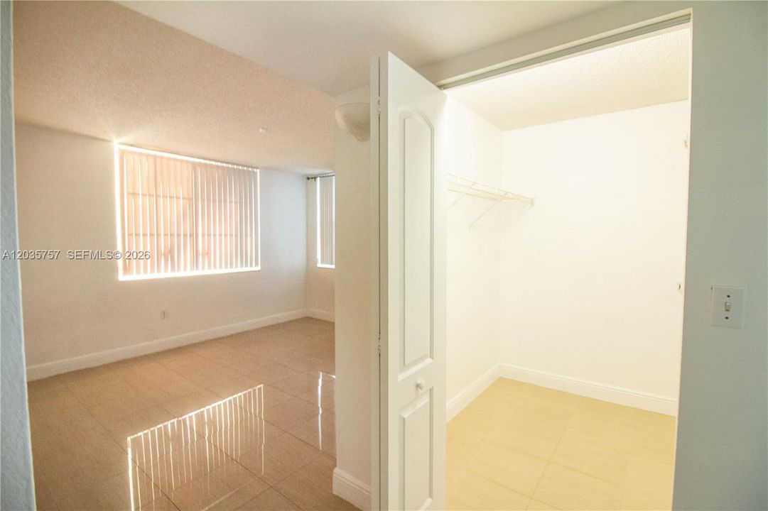 For Rent: $2,900 (3 beds, 2 baths, 1177 Square Feet)