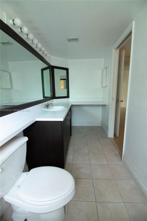 For Rent: $2,900 (3 beds, 2 baths, 1177 Square Feet)
