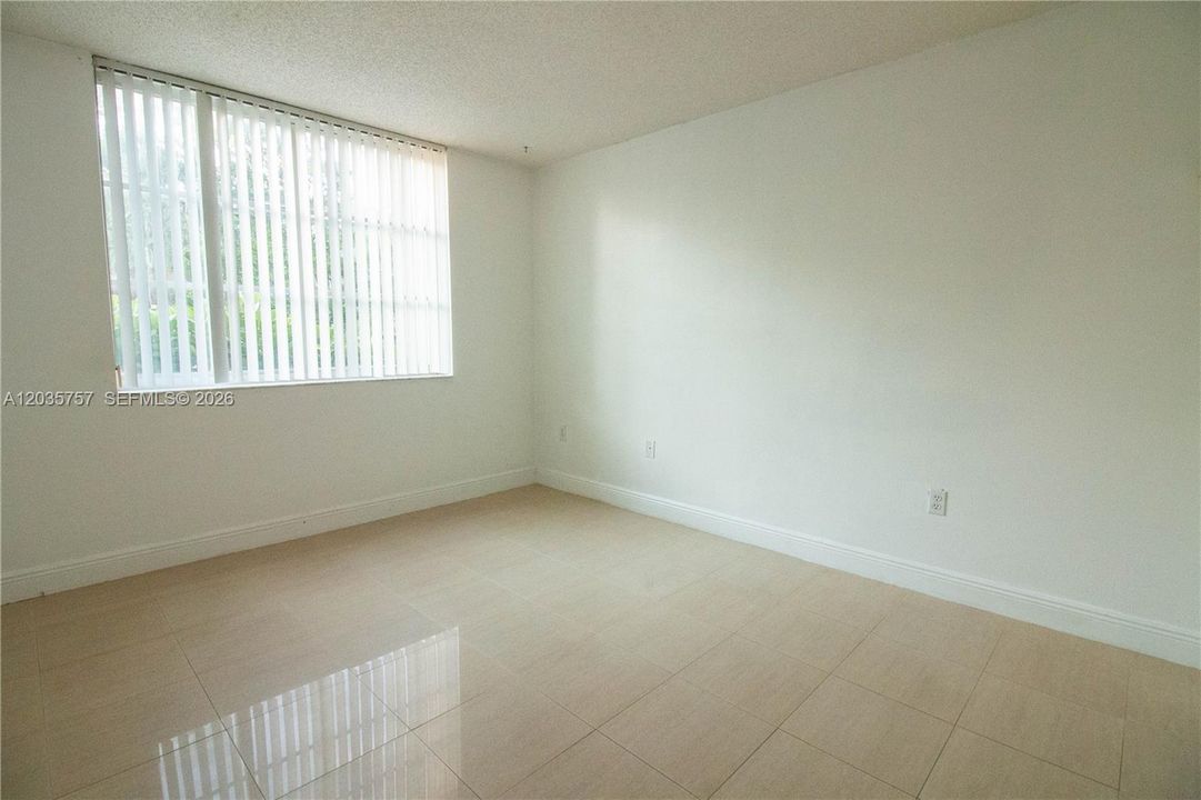For Rent: $2,900 (3 beds, 2 baths, 1177 Square Feet)