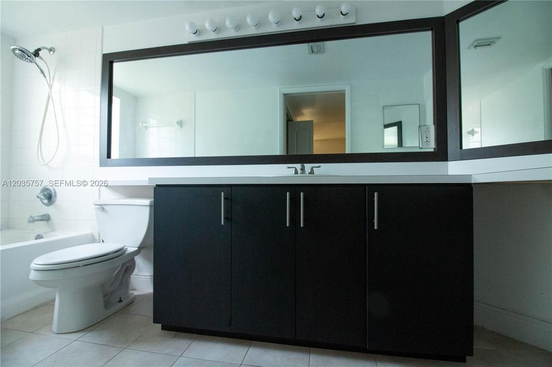 For Rent: $2,900 (3 beds, 2 baths, 1177 Square Feet)