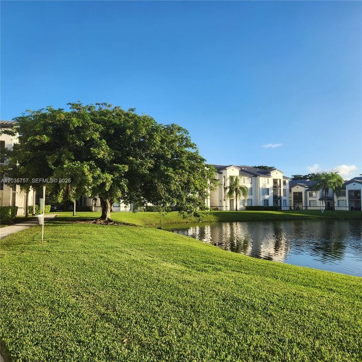 For Rent: $2,900 (3 beds, 2 baths, 1177 Square Feet)