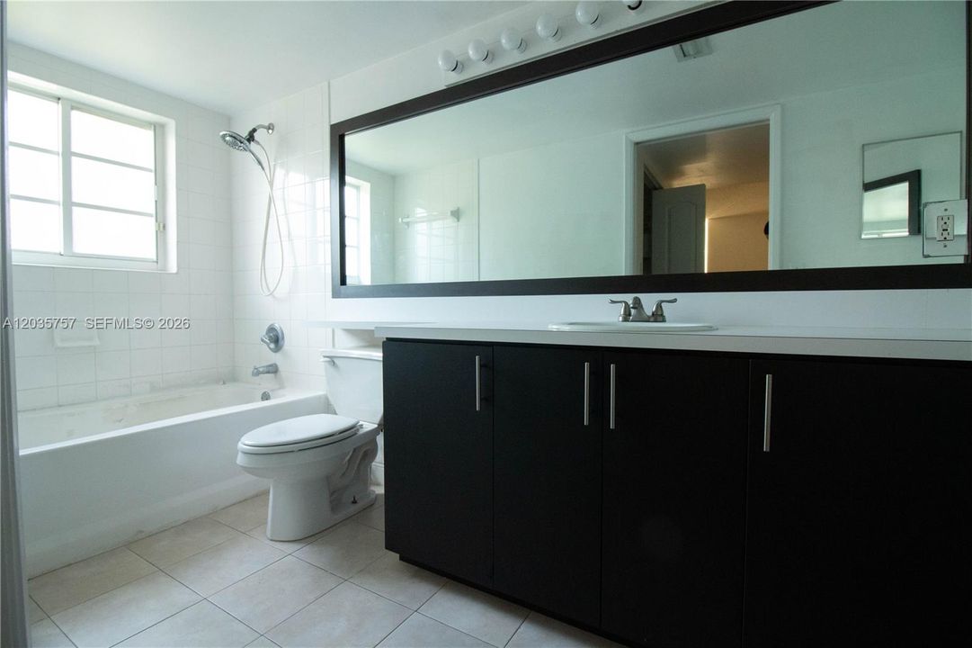 For Rent: $2,900 (3 beds, 2 baths, 1177 Square Feet)